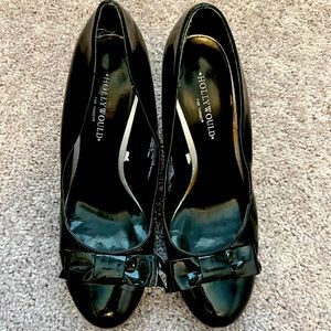 Hollywood Target Patent Bow Heels. 9.